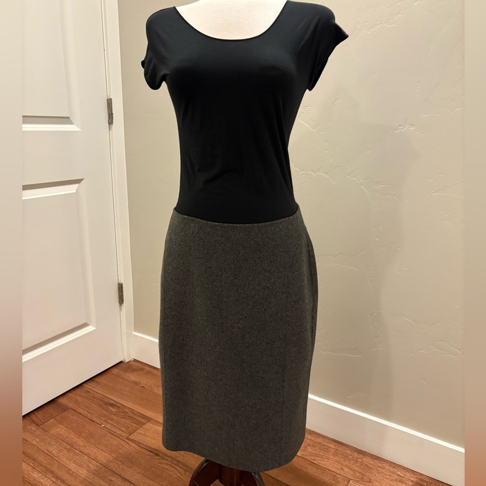 Elegant Talbots Dark Gray Women's Midi Skirt Size 8 EUC Soft Comfy Pencil Skirt